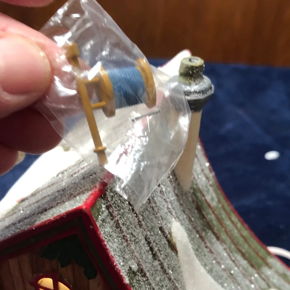 North Pole Series Start a Tradition Set/Gift Wrap&Ribbons/Candy Cane&Peppermint - Picture 7 of 17